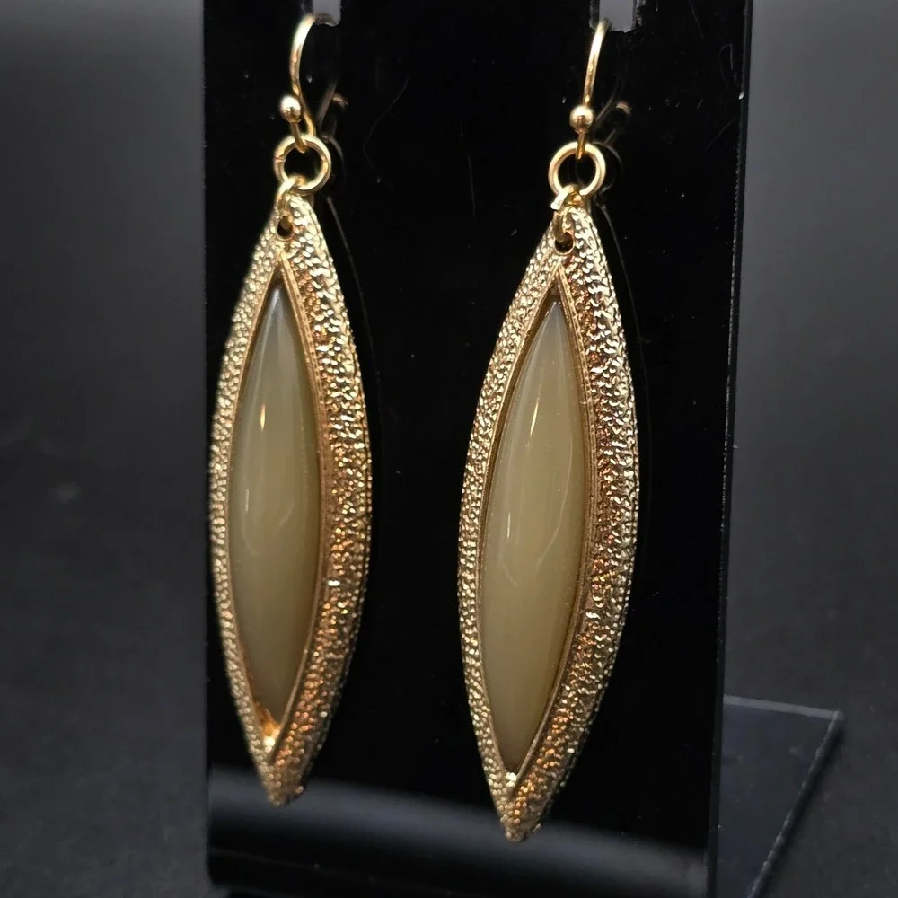 Green Elongated Marquise Earrings Gold Tone